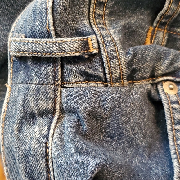 Everlane The '90s Cheeky Straight Jean in Medium Blue - Picture 11 of 12
